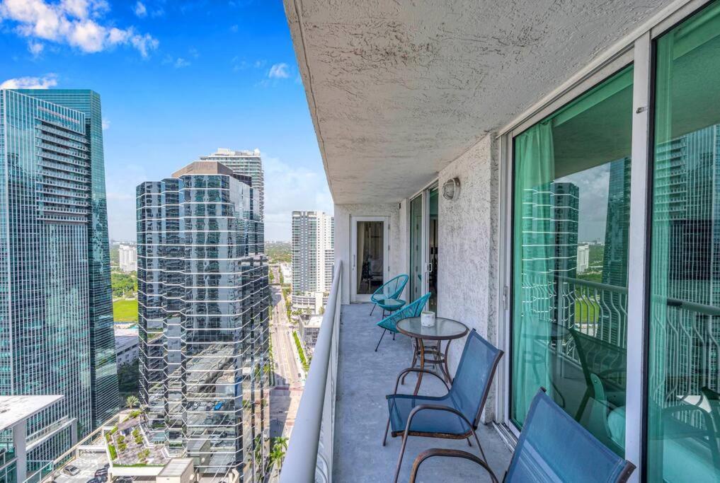 Luxurious Private Unit With Parking Apartment