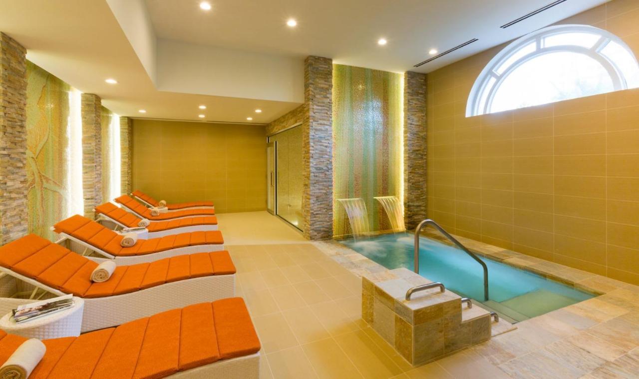 Gorgeous Partial Ocean View I The Ritz Carlton Apartment *