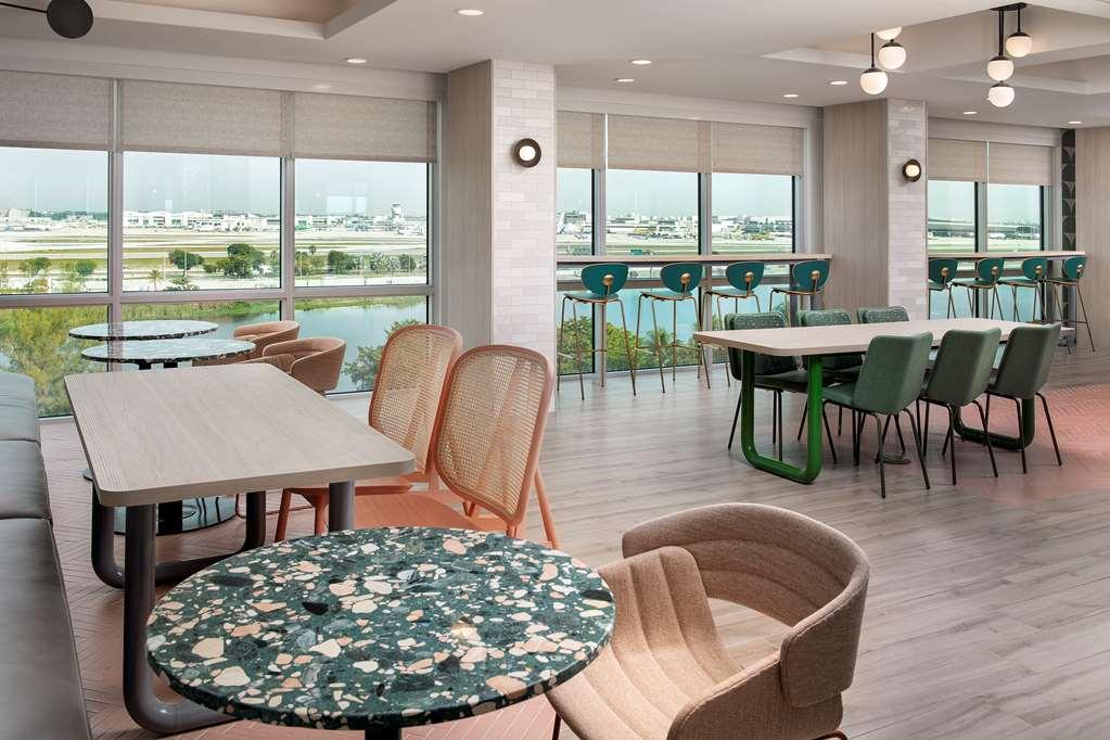 Hotel Tru By Hilton Airport South Blue Lagoon *