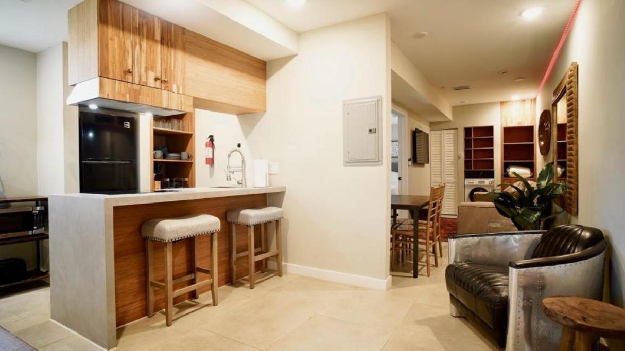 Charming Just 2 Minutes From Brickell *