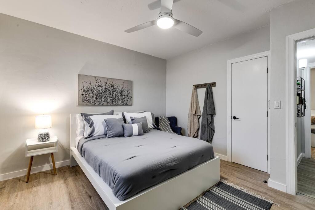 Roomy 2 Bedroom Near Airport Virg 7 Apartment *
