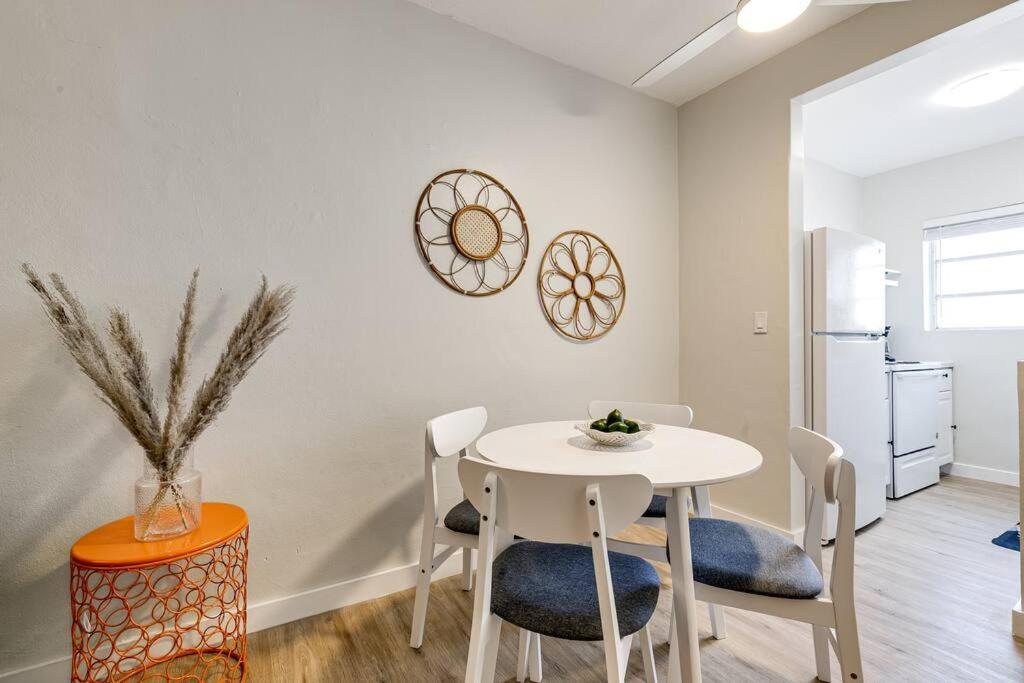 Roomy 2 Bedroom Near Airport Virg 7 Miami