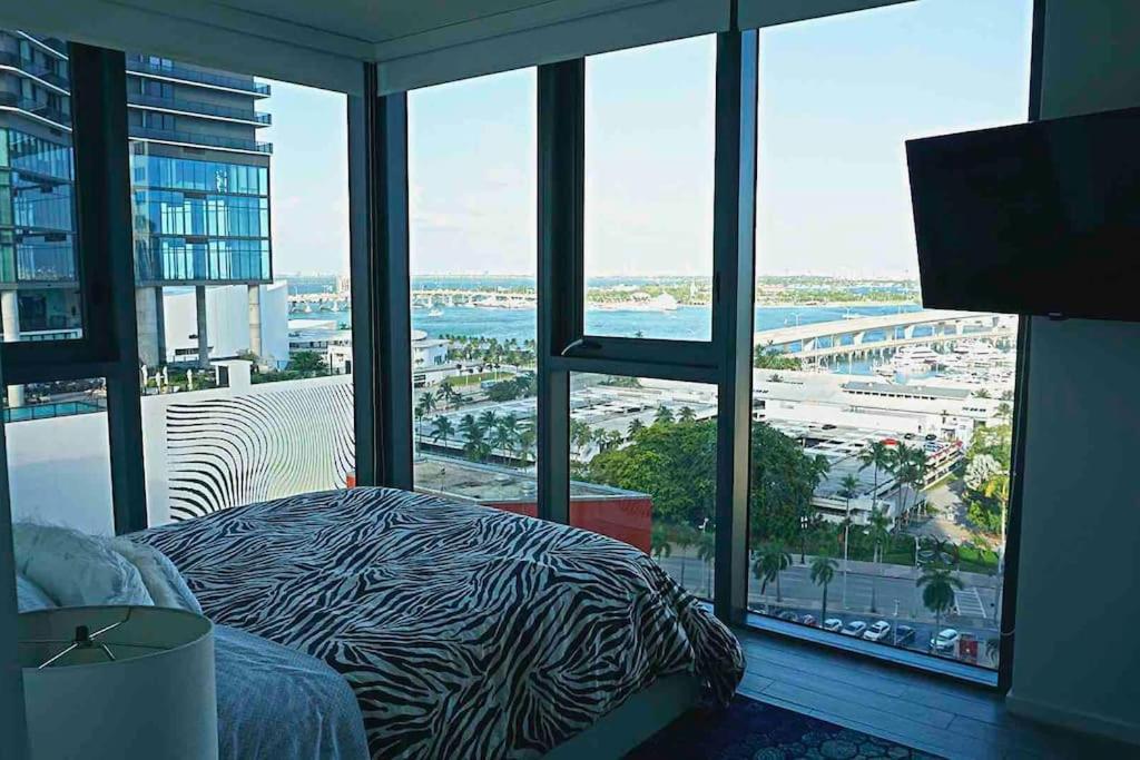Luxury 2br Corner Downtown Mia * Miami