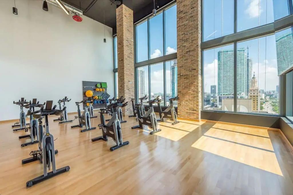 Luxury 2br Corner Downtown Mia