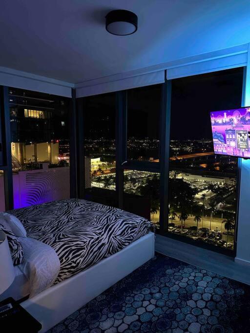 Luxury 2br Corner Downtown Mia * Miami