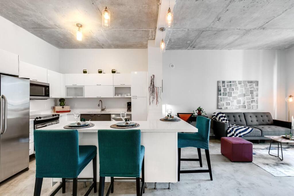 Apartment Super Convenient 1br In Downtown 4 P 1708 *