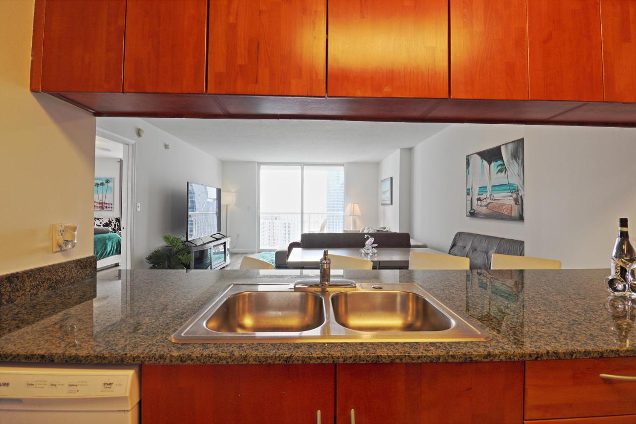Upscale In The Heart Of Brickell Apartment *