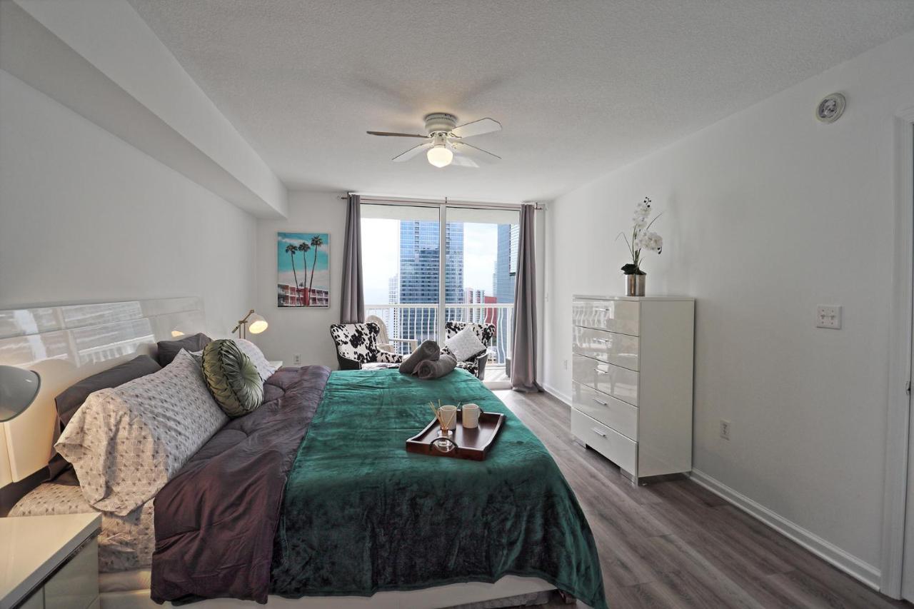 Upscale In The Heart Of Brickell Apartment