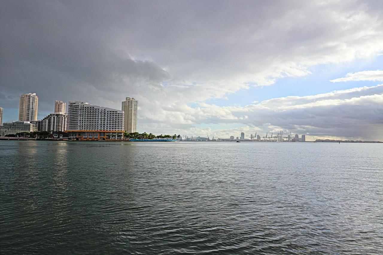 Upscale In The Heart Of Brickell Apartment *