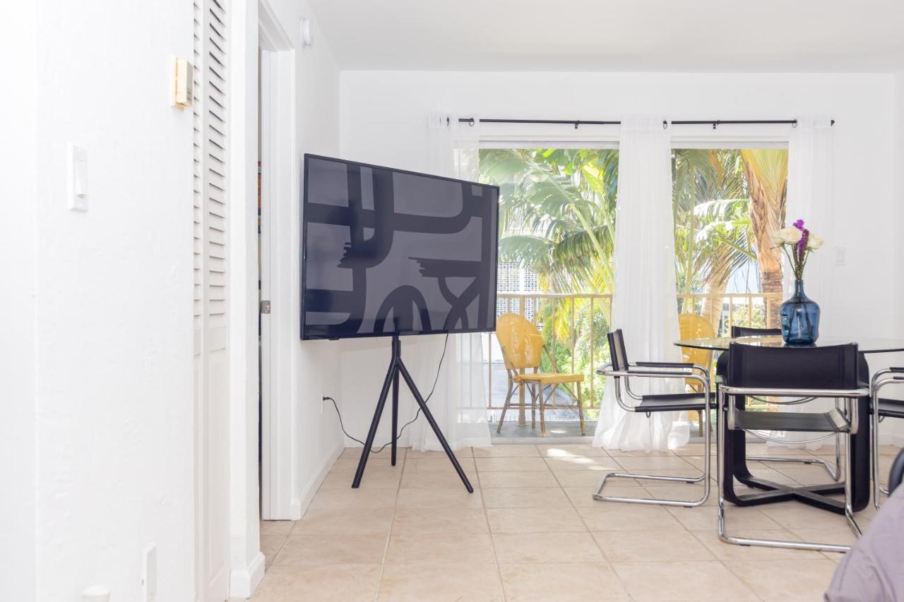 One Bedroom - With Parking & Balcony - Heart Of Wynwood *