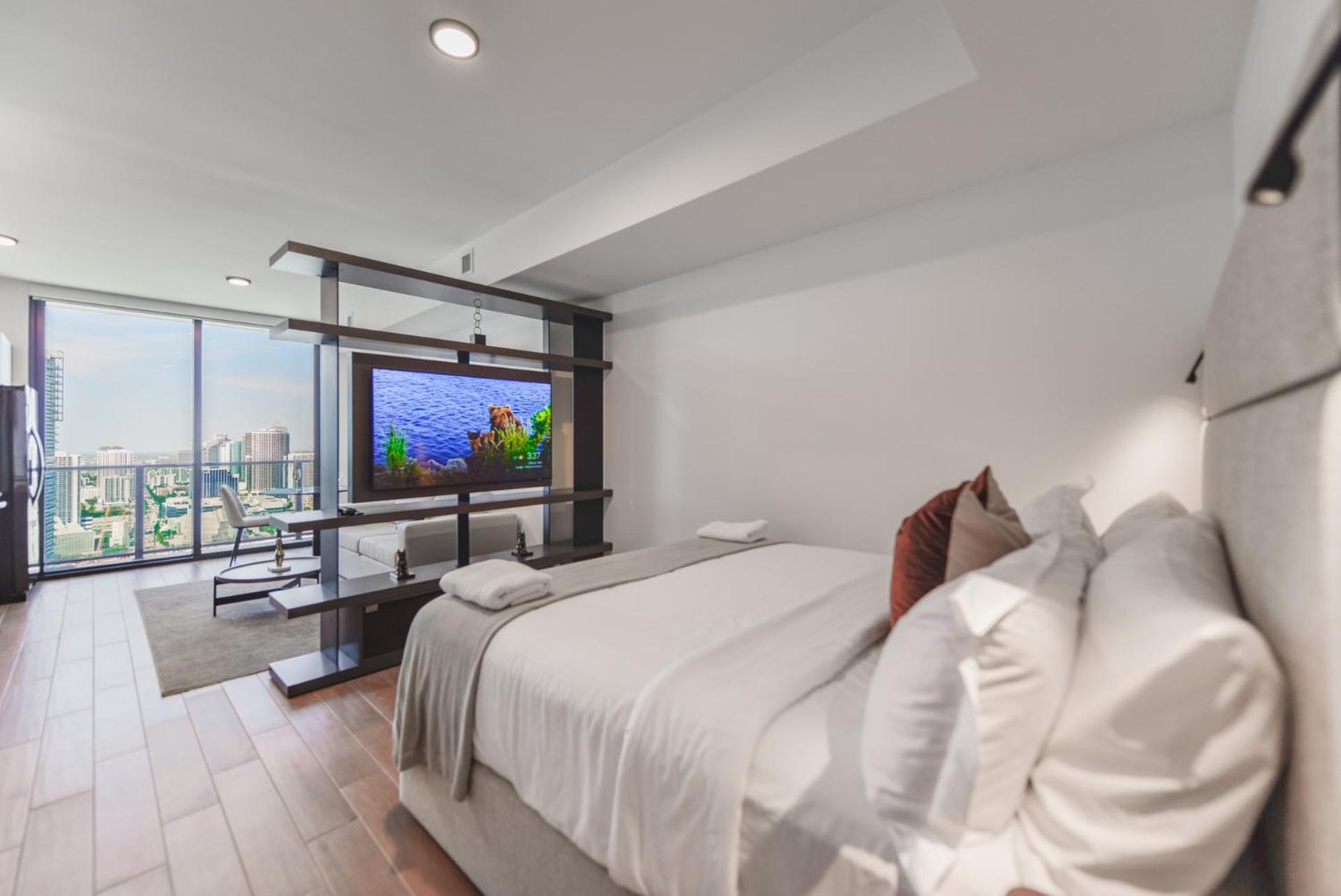 Apartment Bayside Luxury: Studio Near Bayfront Park Miami