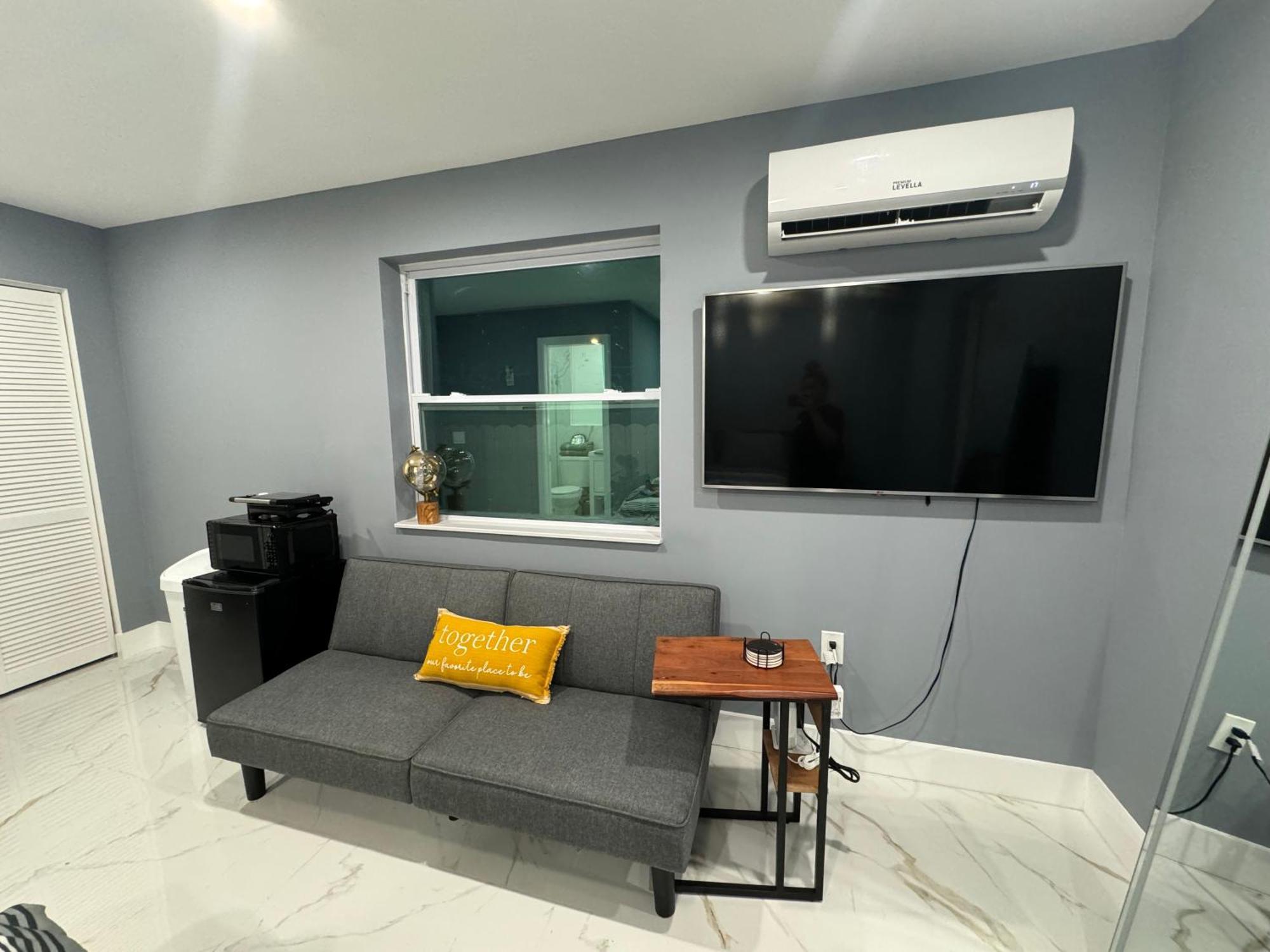 Modern Near Wynwood Apartment *