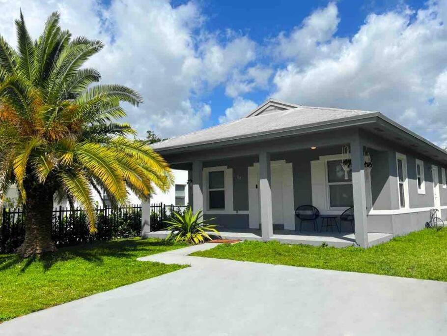Wynwood House, Sleeps 8, Gazebo, Bbq, Washer & Dryer, Coffee Station *