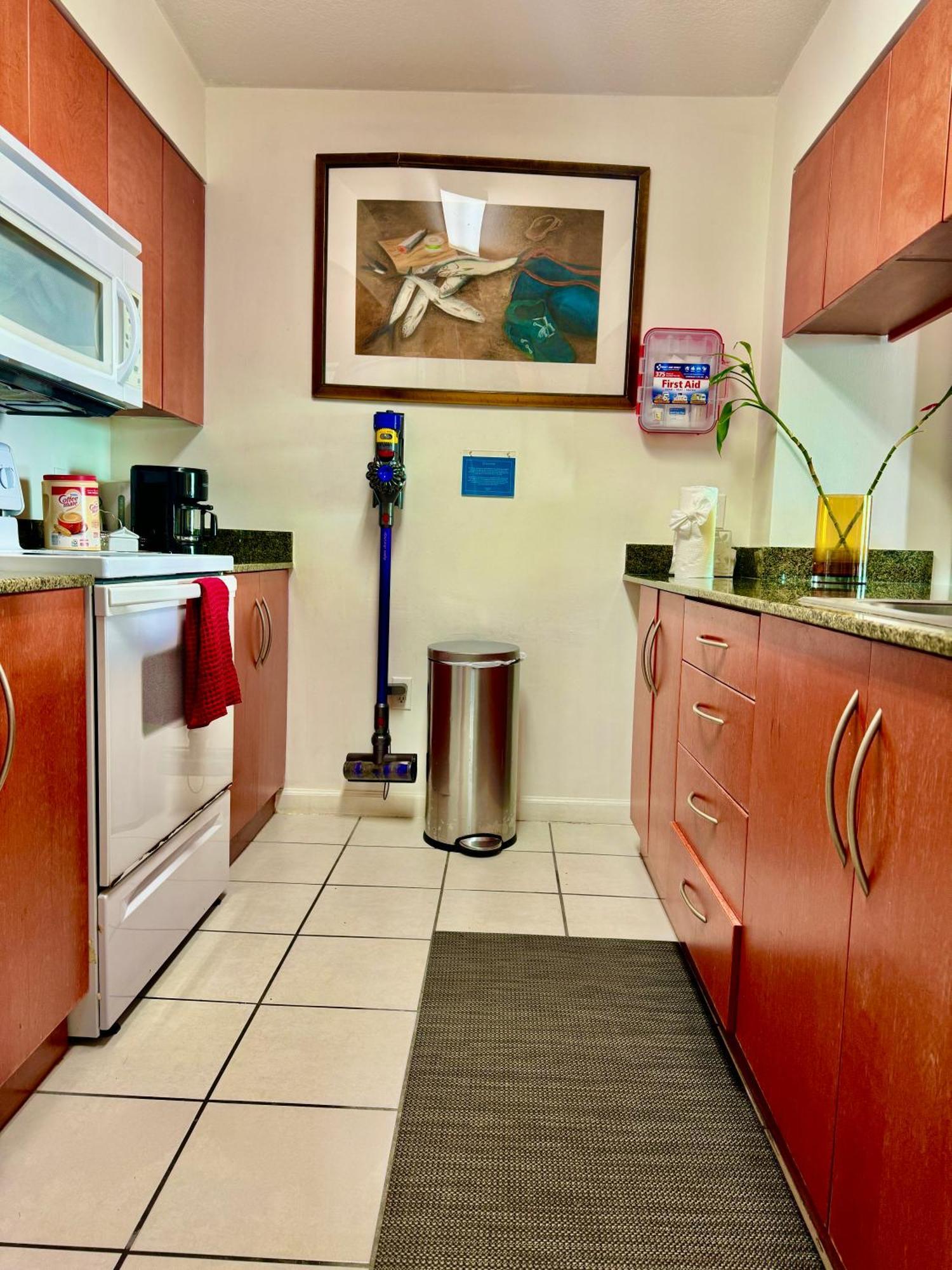 Brickell Unit, Amazing View, Balcony, Pool, 1 Free Parking Apartment *