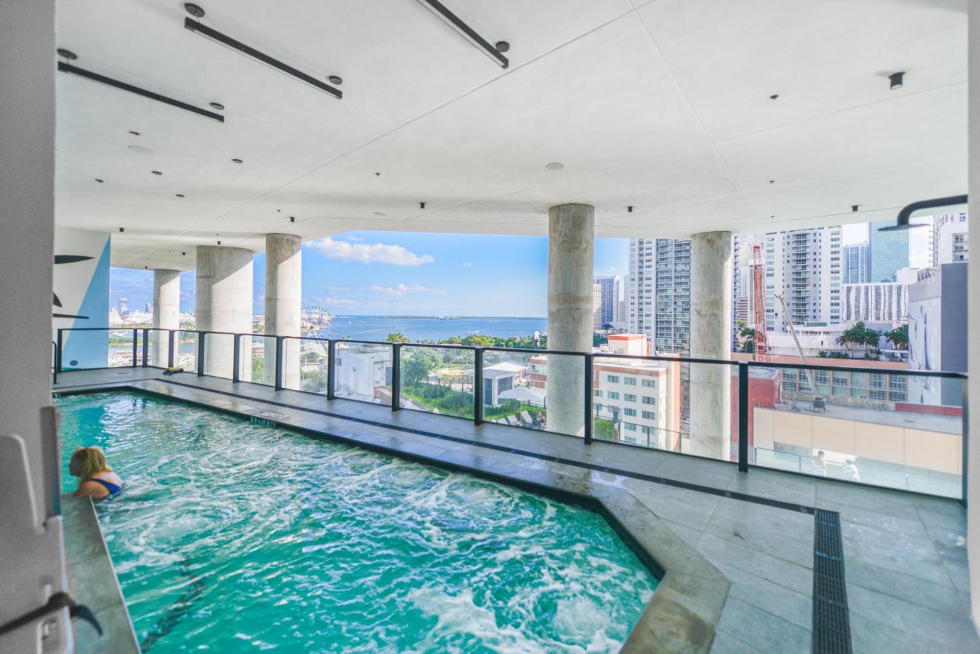 Breathtaking Studio With Bay & City Views Miami