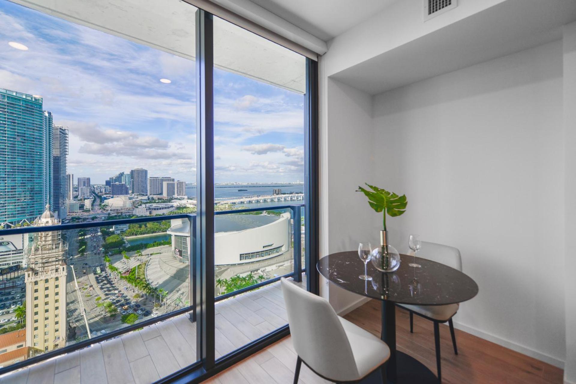 Breathtaking Studio With Bay & City Views * Miami
