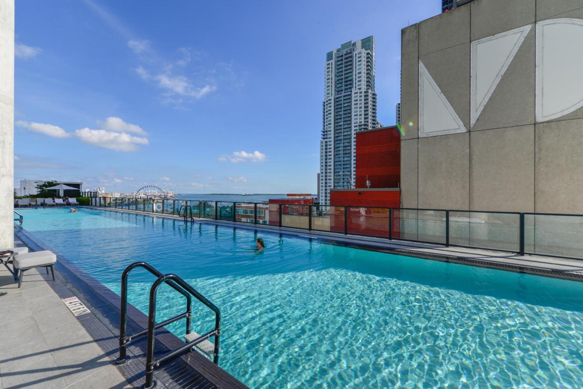 Breathtaking Studio With Bay & City Views Apartment Miami