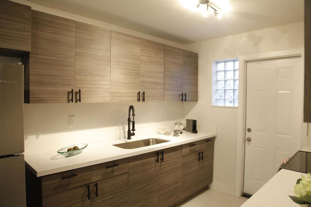 5 Designer In The Upper East-side Apartment *