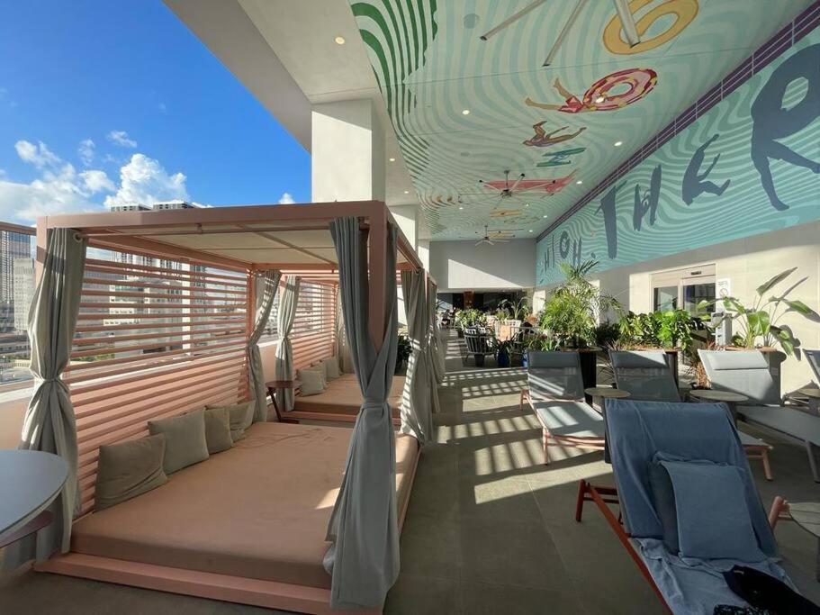 Downtown Elegance. 17th Floor Yotelpad Miami