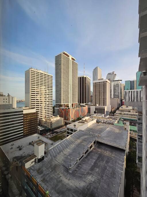 Downtown Elegance. 17th Floor Yotelpad Apartment Miami