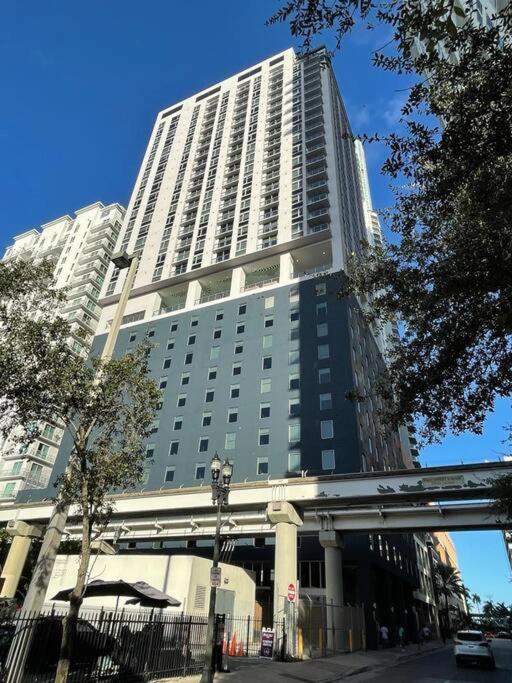 Apartment Downtown Elegance. 17th Floor Yotelpad