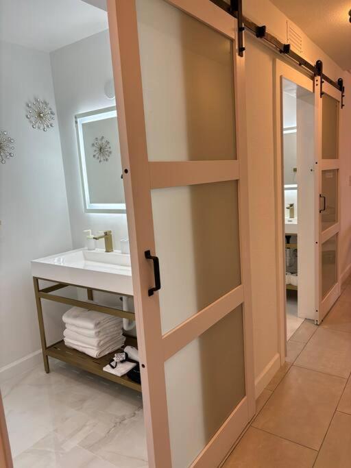 Holiday home Wynwood House, Sleeps 8, Gazebo, Bbq, Washer & Dryer, Coffee Station *