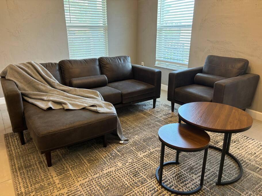 Holiday home Wynwood House, Sleeps 8, Gazebo, Bbq, Washer & Dryer, Coffee Station *