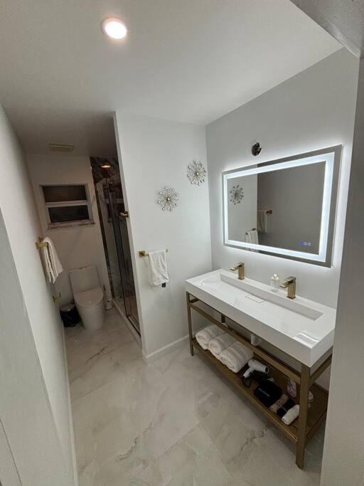 Wynwood House, Sleeps 8, Gazebo, Bbq, Washer & Dryer, Coffee Station *
