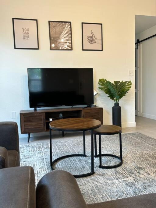 Holiday home Wynwood House, Sleeps 8, Gazebo, Bbq, Washer & Dryer, Coffee Station *