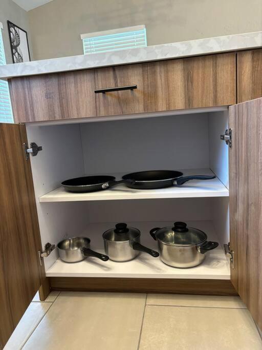Holiday home Wynwood House, Sleeps 8, Gazebo, Bbq, Washer & Dryer, Coffee Station *