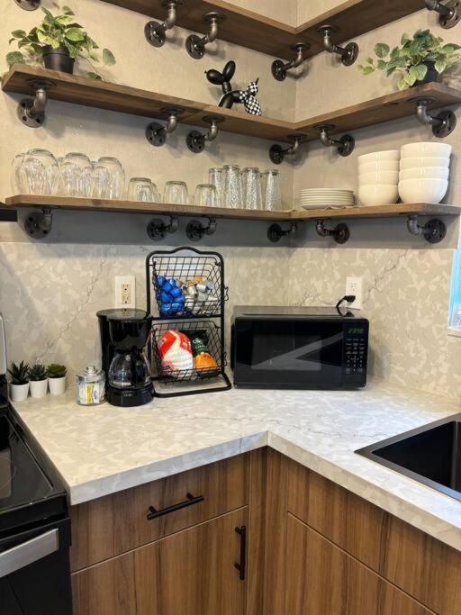 Wynwood House, Sleeps 8, Gazebo, Bbq, Washer & Dryer, Coffee Station * Miami
