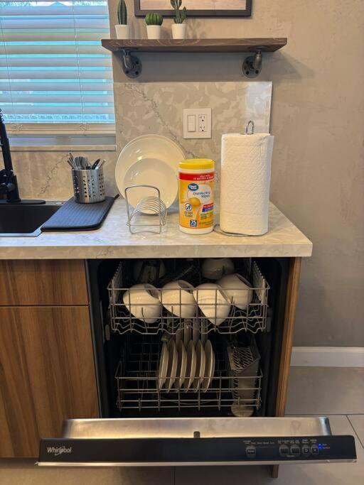 Wynwood House, Sleeps 8, Gazebo, Bbq, Washer & Dryer, Coffee Station *