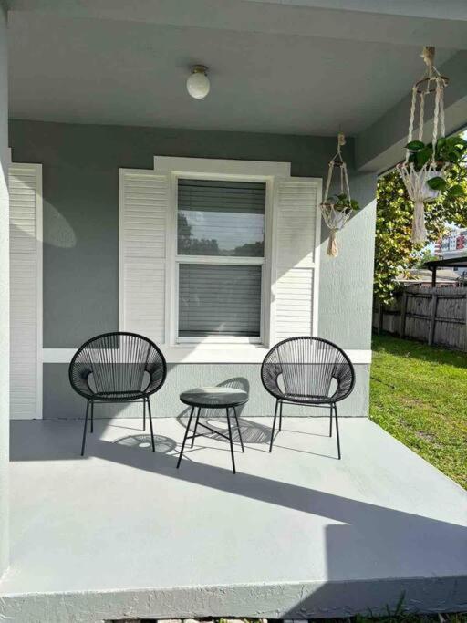 Holiday home Wynwood House, Sleeps 8, Gazebo, Bbq, Washer & Dryer, Coffee Station Miami