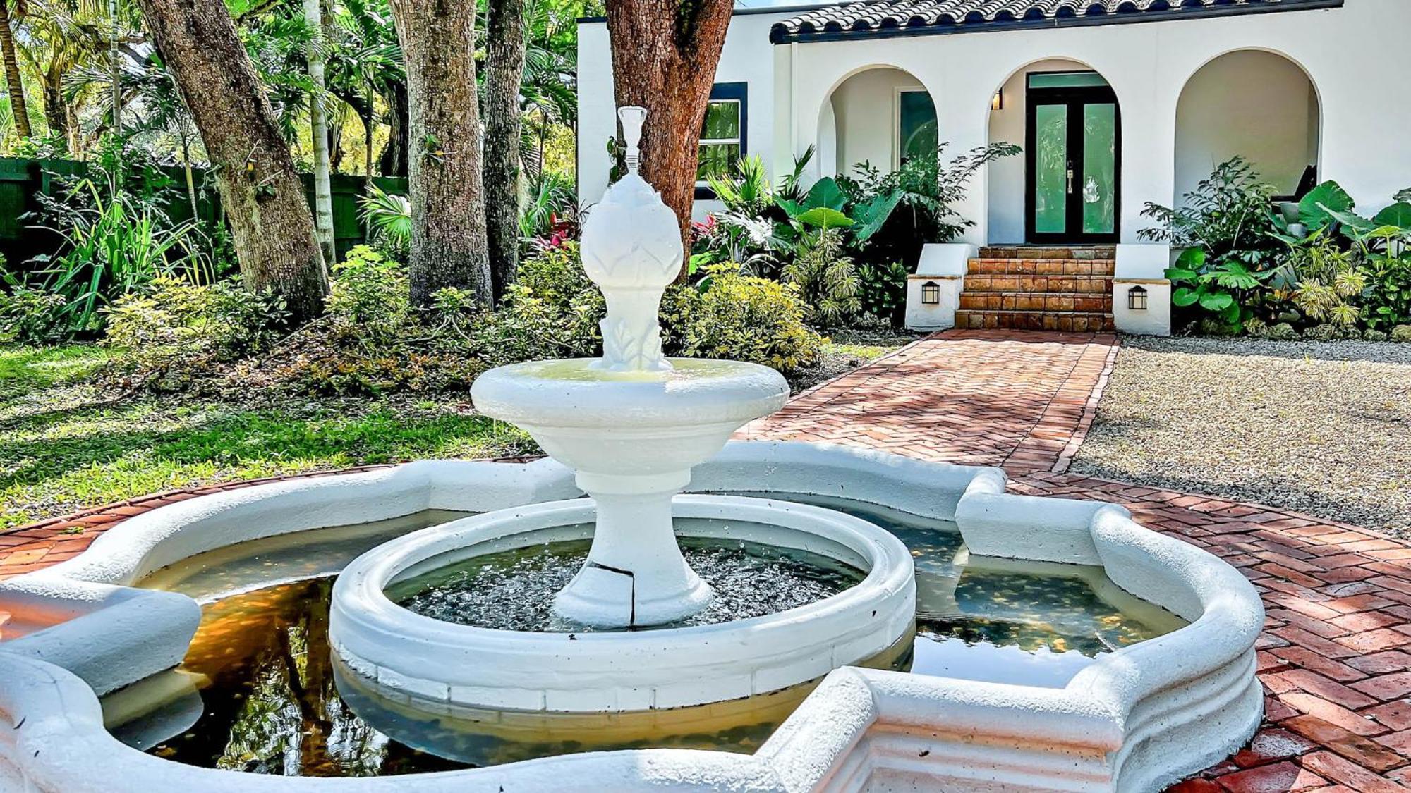 Tropicale Stunning 4 Bedroom 4 Bath With Pool And Bbq * Miami