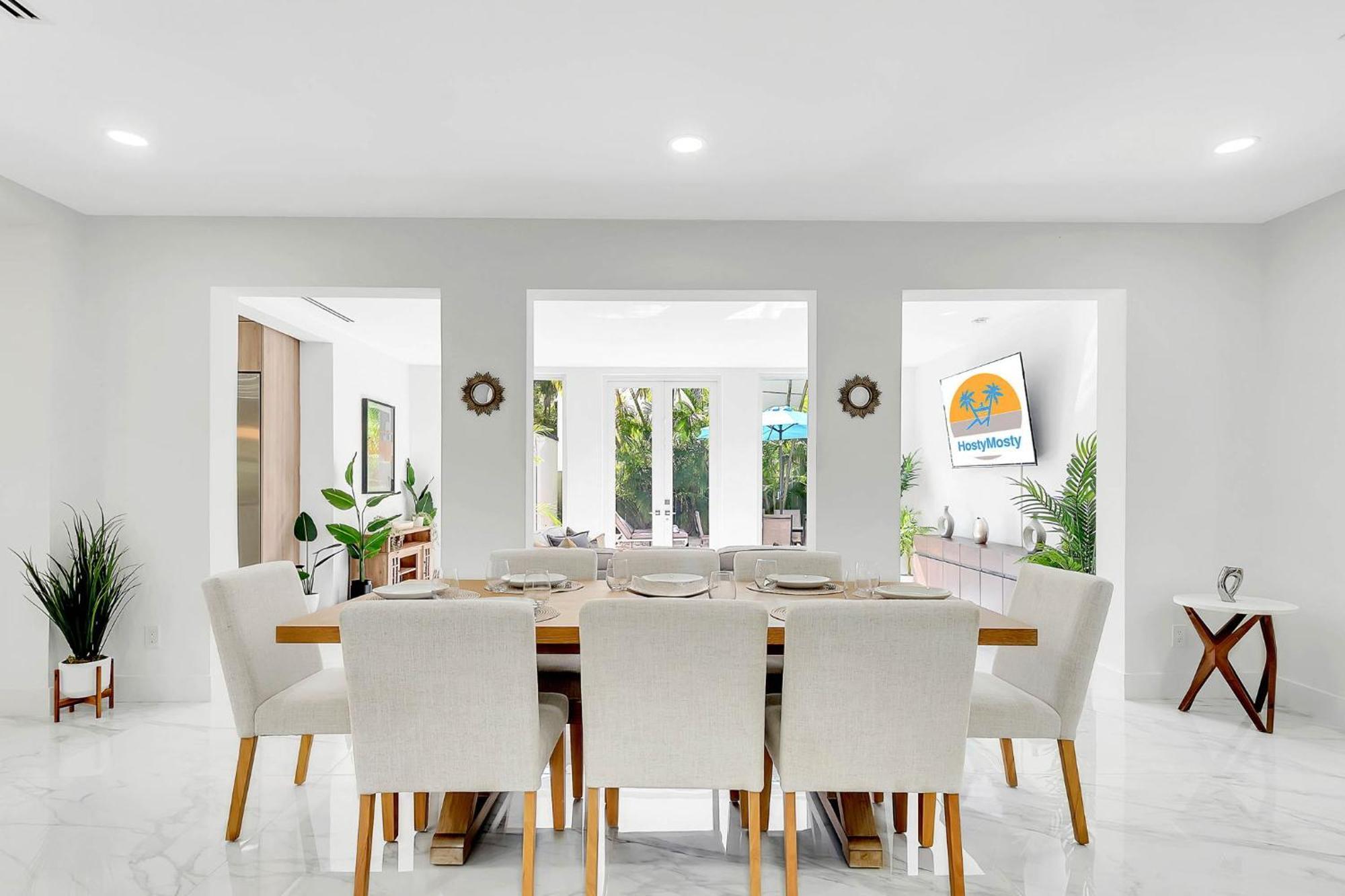 Tropicale Stunning 4 Bedroom 4 Bath With Pool And Bbq *