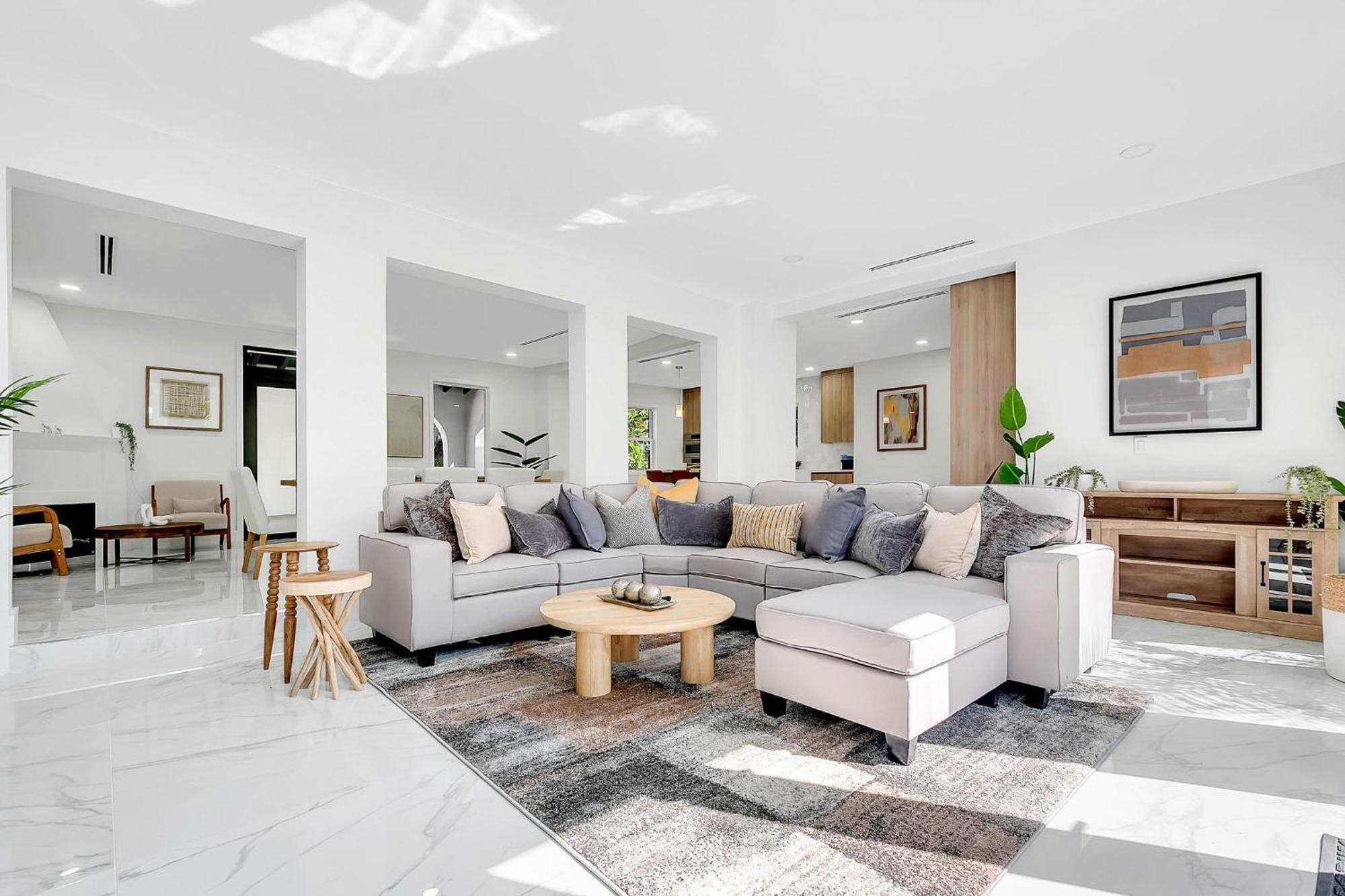 Tropicale Stunning 4 Bedroom 4 Bath With Pool And Bbq *