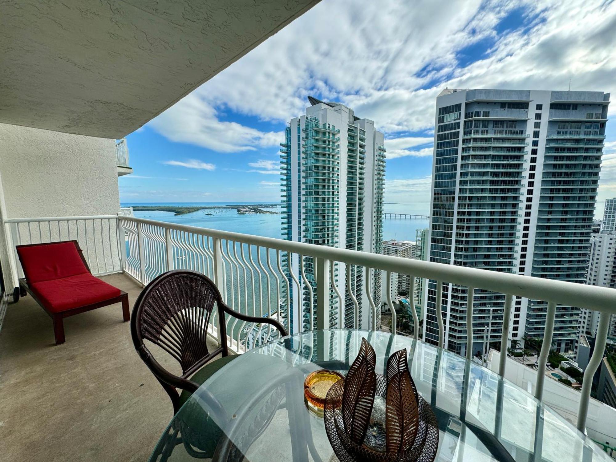 Apartment Brickell Unit, Amazing View, Balcony, Pool, 1 Free Parking