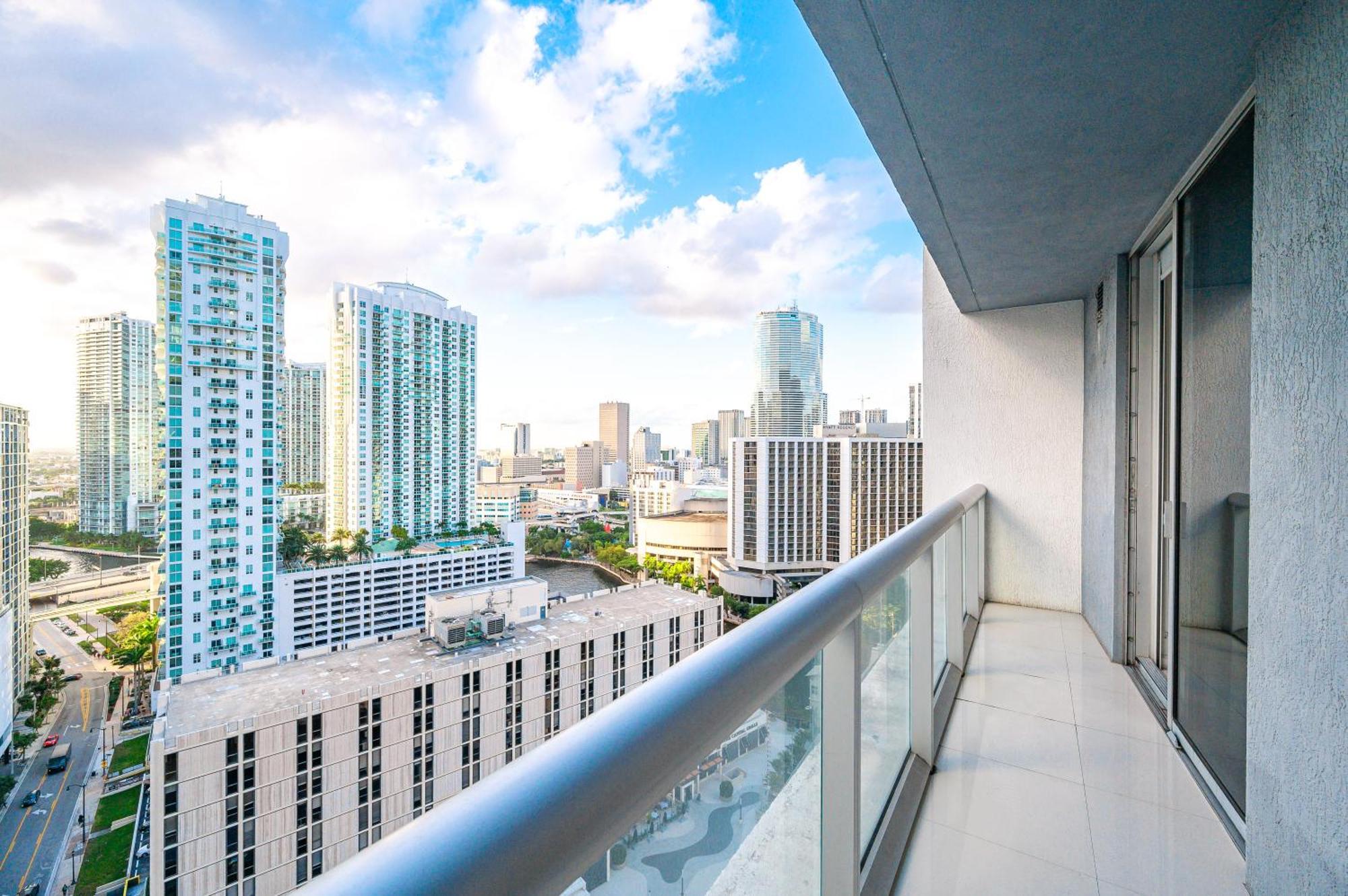 Icon Brickell Residences * Miami