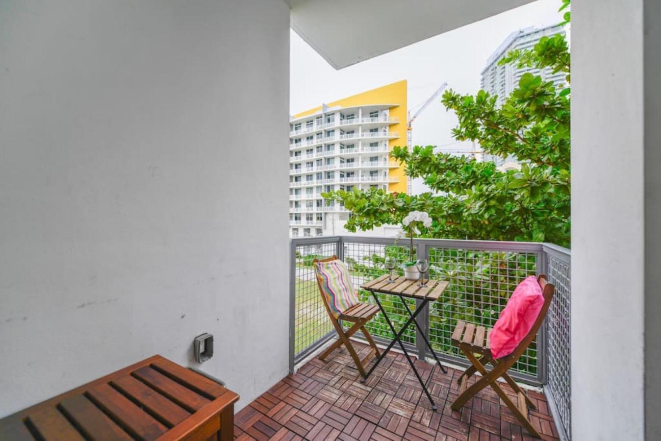 Wynwood Amazing Sleeps 5 Close To Holiday home *