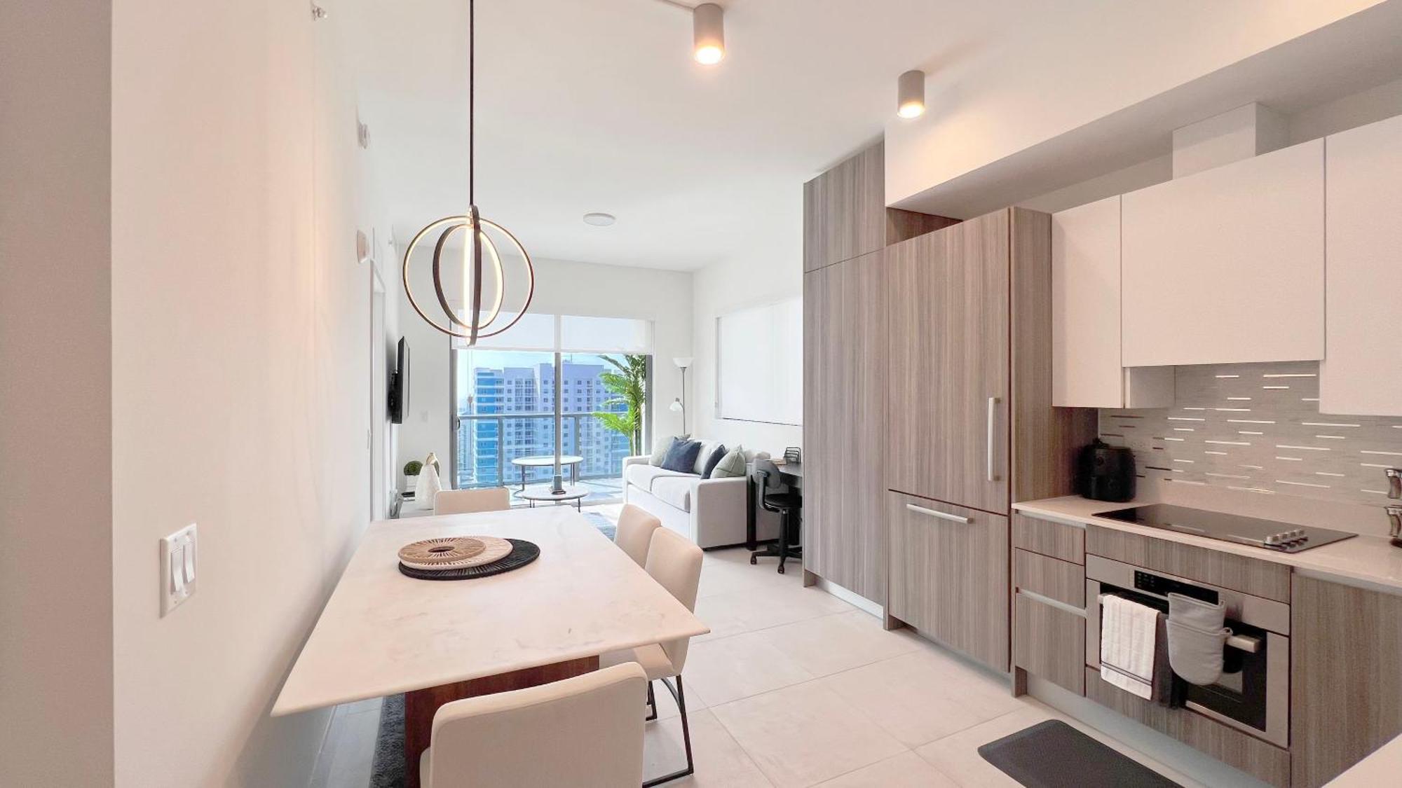 New 1/1 In Smart Brickell With Parking Apartment
