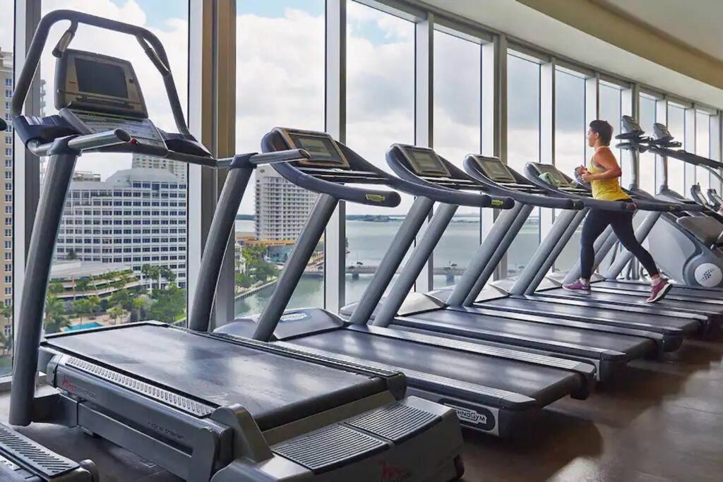 41st Floor Icon Brickell Corner 2 Bed/2bath With Bay And Cityview • 5 Star * Miami
