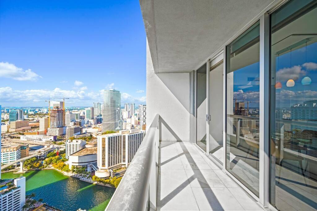 41st Floor Icon Brickell Corner 2 Bed/2bath With Bay And Cityview • 5 Star * Miami