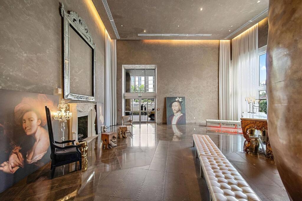 41st Floor Icon Brickell Corner 2 Bed/2bath With Bay And Cityview • 5 Star Apartment