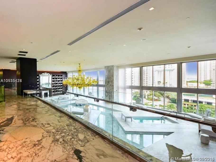 41st Floor Icon Brickell Corner 2 Bed/2bath With Bay And Cityview • 5 Star