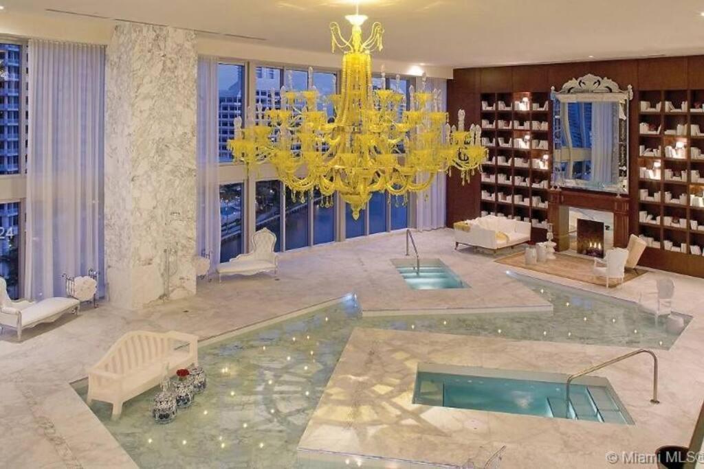 41st Floor Icon Brickell Corner 2 Bed/2bath With Bay And Cityview • 5 Star