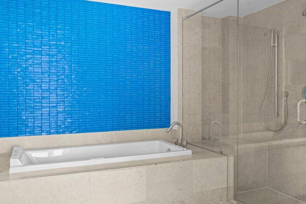 Apartment 41st Floor Icon Brickell Corner 2 Bed/2bath With Bay And Cityview • 5 Star