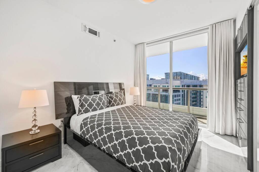 41st Floor Icon Brickell Corner 2 Bed/2bath With Bay And Cityview • 5 Star Apartment Miami