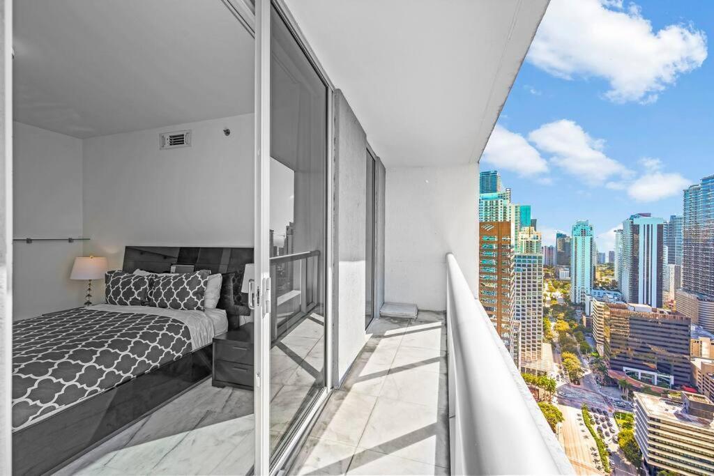 41st Floor Icon Brickell Corner 2 Bed/2bath With Bay And Cityview • 5 Star * Miami