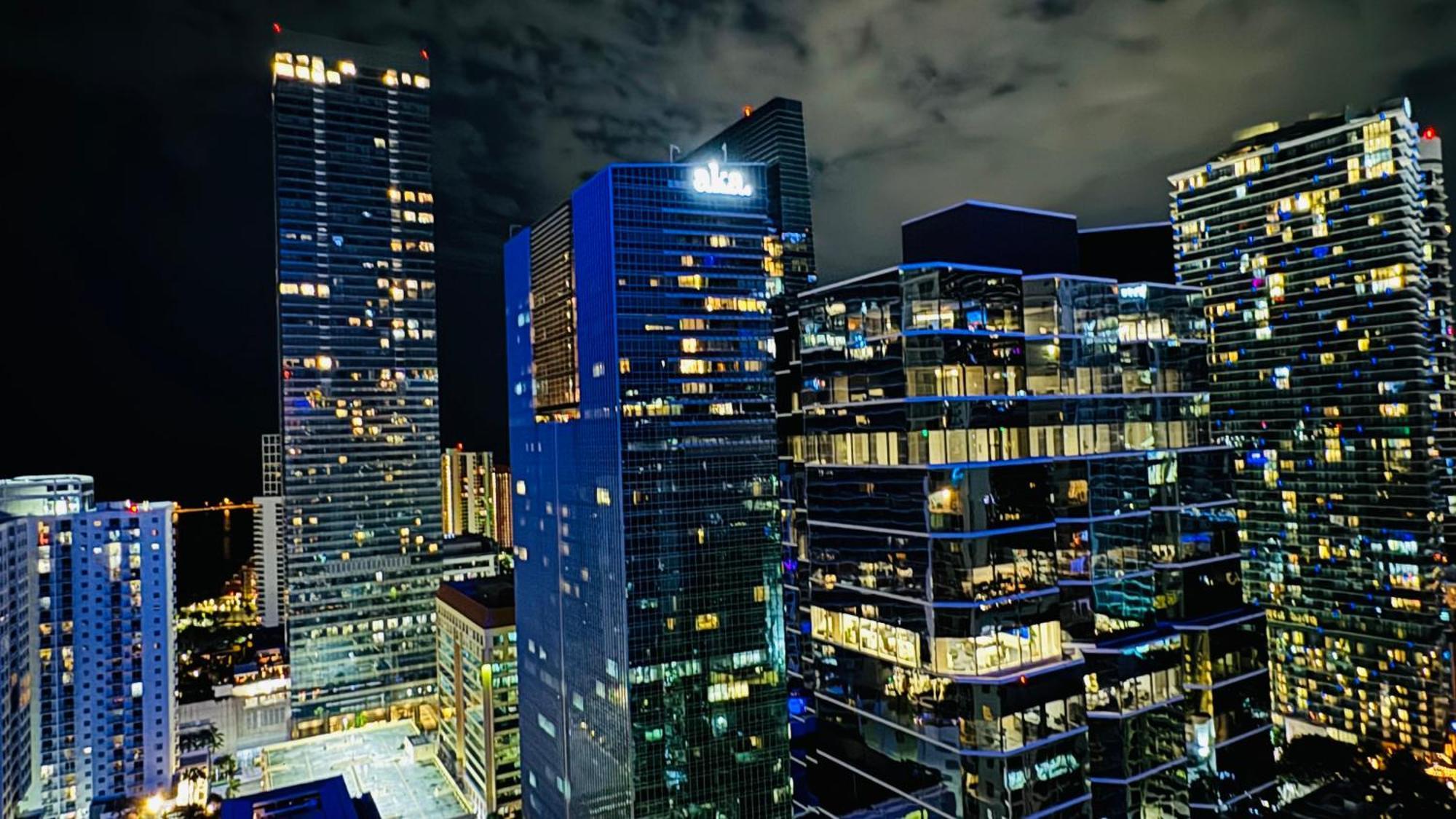 Upscale In The Heart Of Brickell Apartment