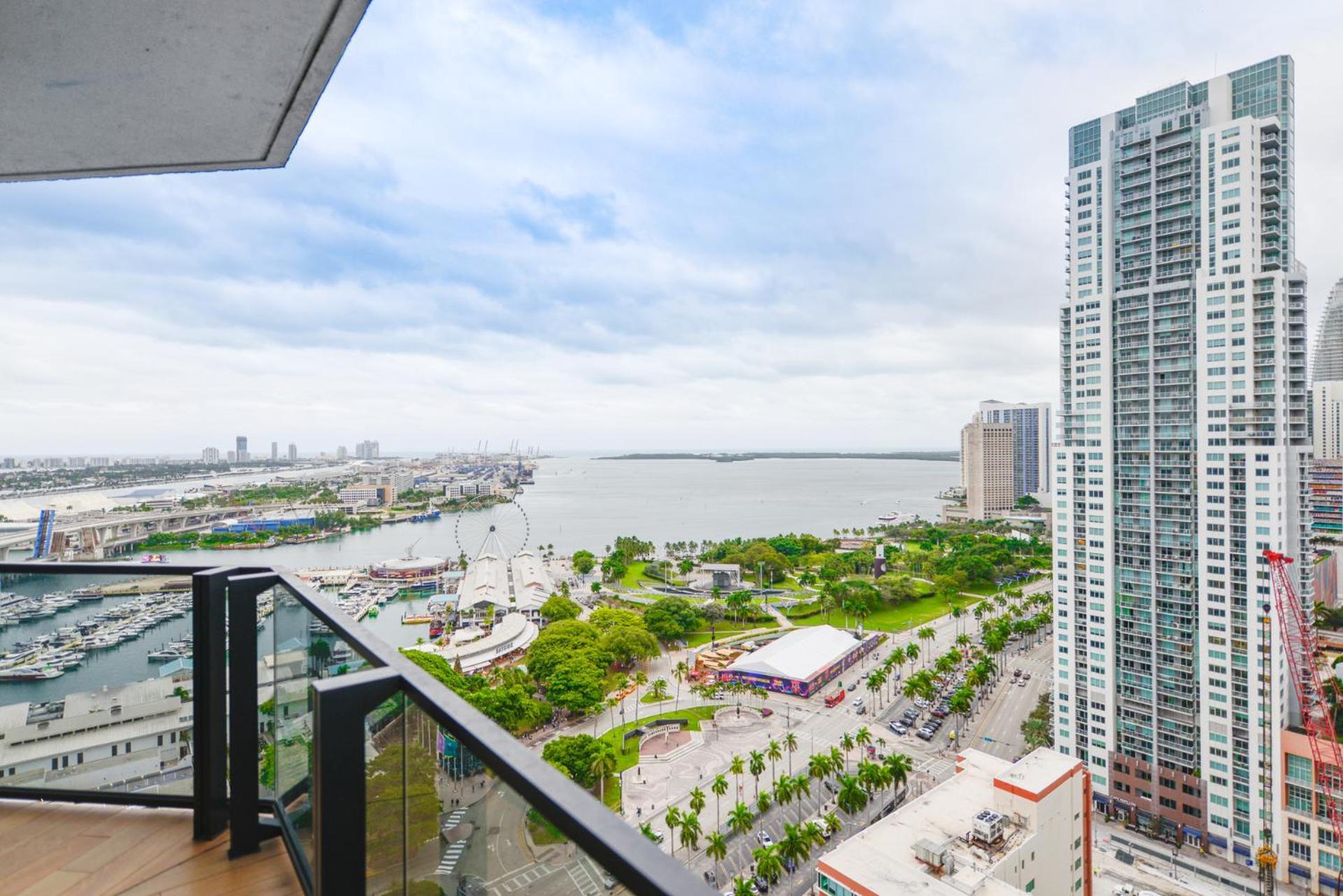 Studio With A City View Near Bayside *